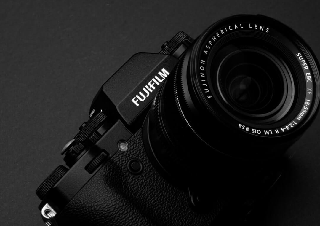 Read more about the article Fujifilm’s new Instax Mini Evo Hybrid is an instant camera